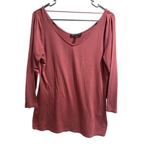 Cable & Gauge Long‎ Sleeve Too, size Medium, Black Cherry Merlot